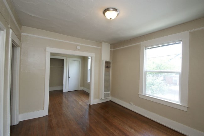 Building Photo - 1802 12th Ave