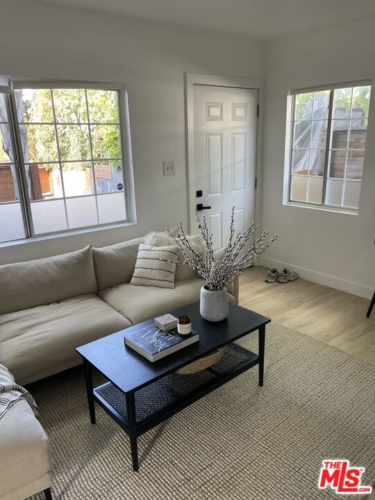 Building Photo - 830 Brooks Ave