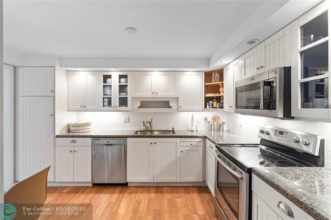 Building Photo - 3500 Galt Ocean Dr