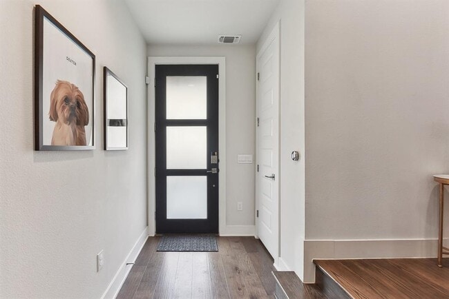 Foto del edificio - 4107 McKinley Fields Dr