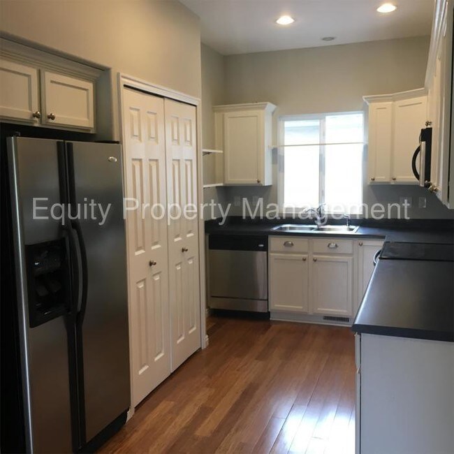 Building Photo - 10834 S Wyngate Park Dr