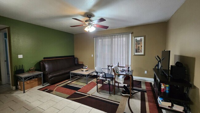 Foto del edificio - Lau