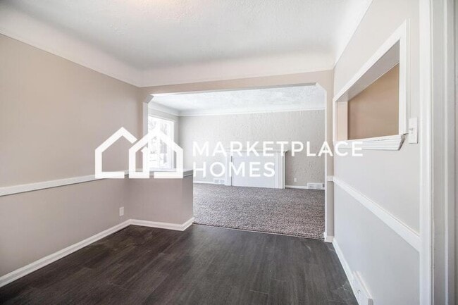 Building Photo - 18093 Mendota St