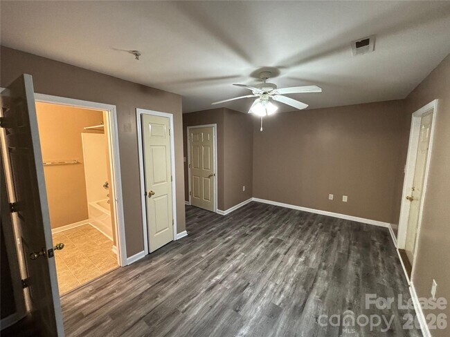 Building Photo - 113 Steam Engine Dr