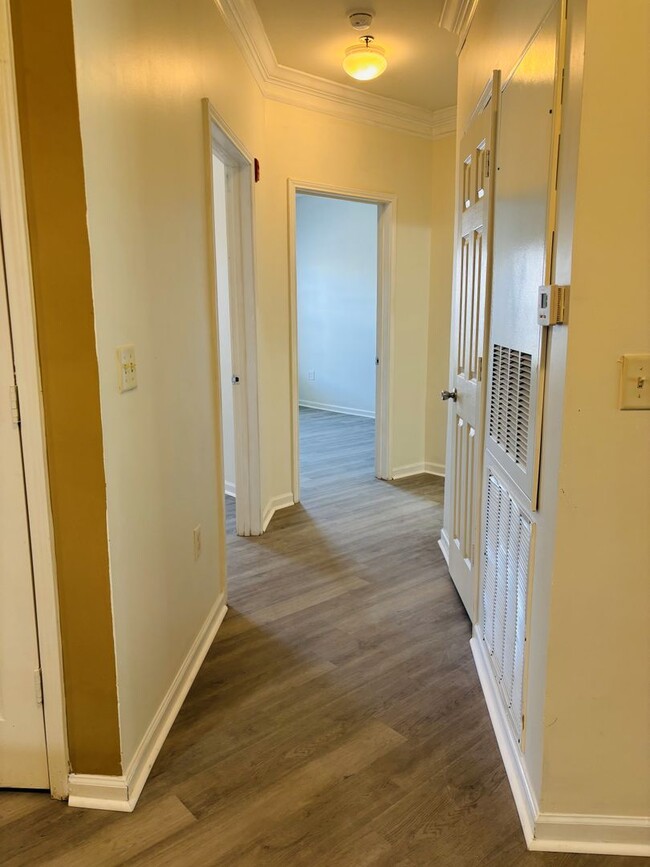 Foto del edificio - Beautiful 3 Bed 2 Bath Condo Available Now...