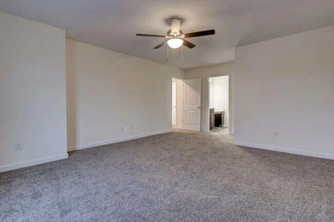Building Photo - 225 Holly Grove Ct E