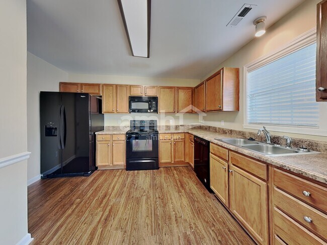 Foto del edificio - 4020 Tarrant Trace Cir
