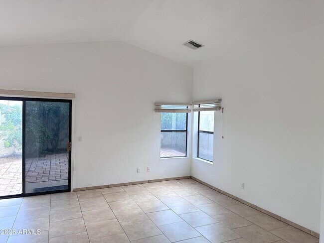 Foto del edificio - 4725 E Brown Rd