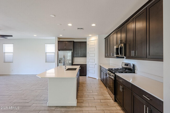 Foto del edificio - 32522 N 20th Gln