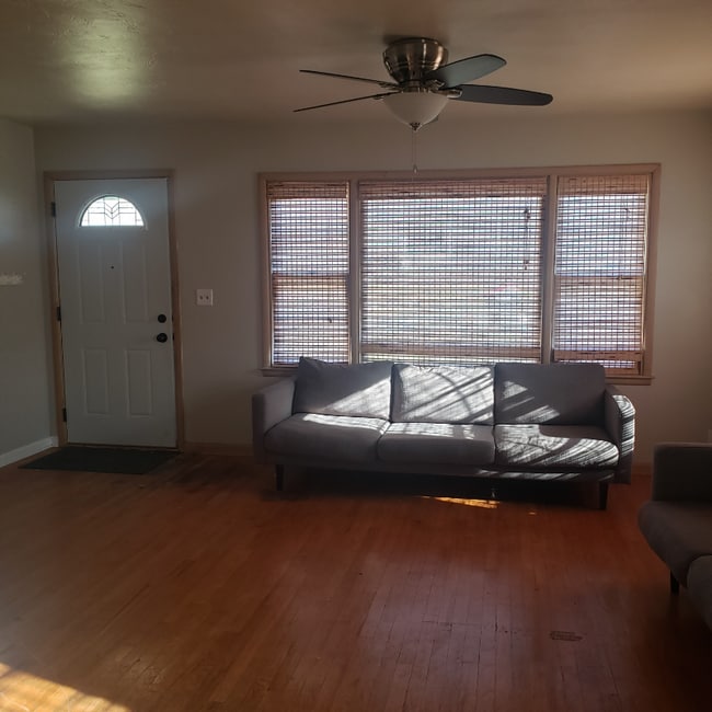 Building Photo - 4335 S 50th St