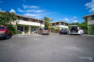 Building Photo - 725 Kihapai Pl