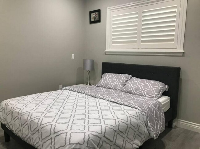 Foto del edificio - 9303 De Adalena St