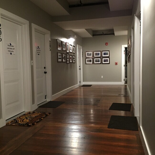 Foto del edificio - 314 N Main St