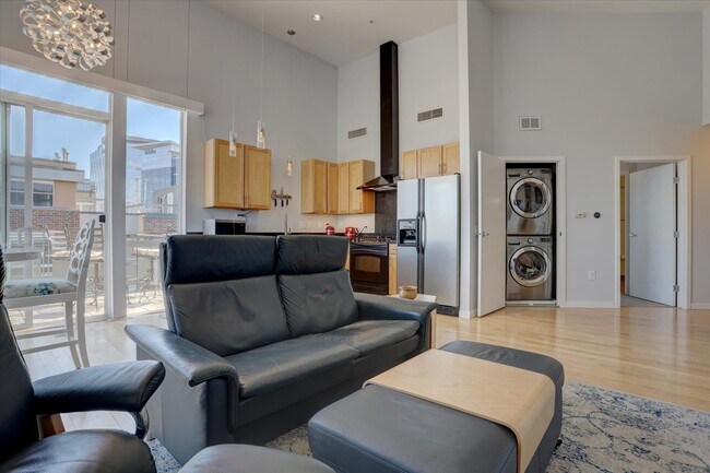 Foto del edificio - 1438 Little Raven St