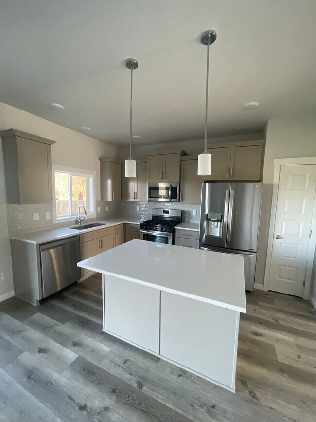 Foto del edificio - ** MOVE IN SPECIAL!** Must See in NE Albany!