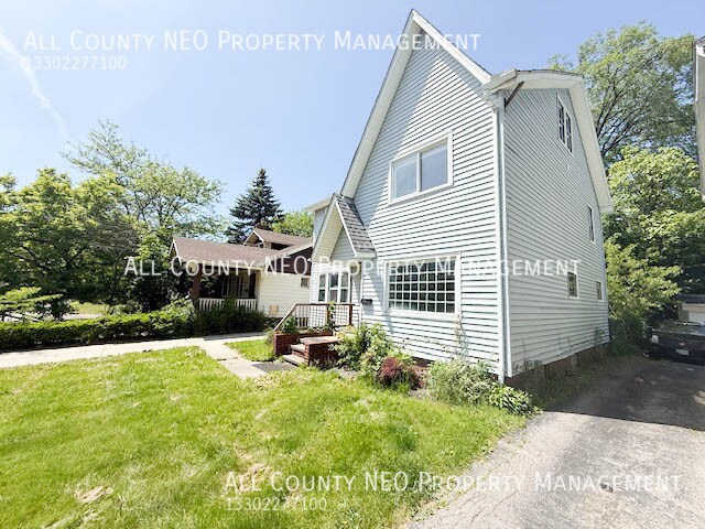Foto del edificio - 3845 Summit Park Rd