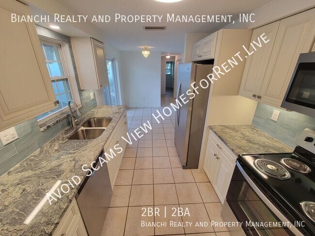 Building Photo - 501 Lake Palms Dr