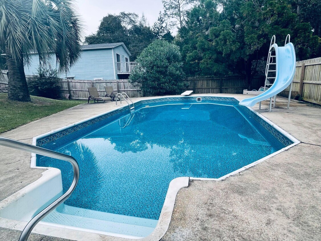 Foto principal - 125 Camellot Ct