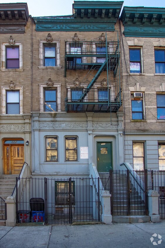 Building Photo - 558 W 183rd St