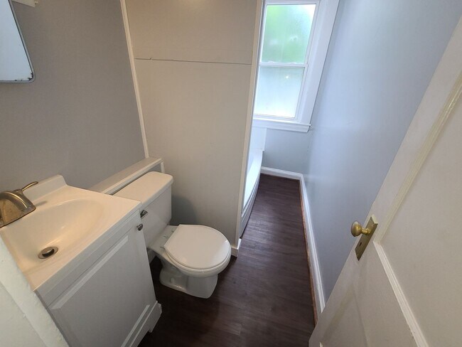 Bathroom - 1815 Denison Ave