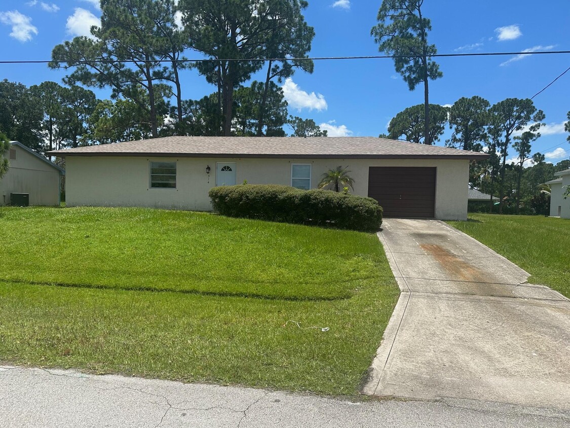 314 SE Evergreen Terrace, Port Saint Lucie, FL 34953 - House Rental in ...