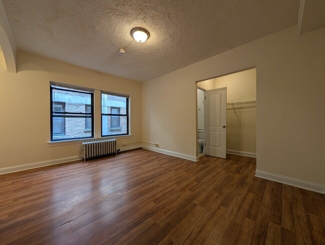 Foto del edificio - 5417 N Kenmore Ave