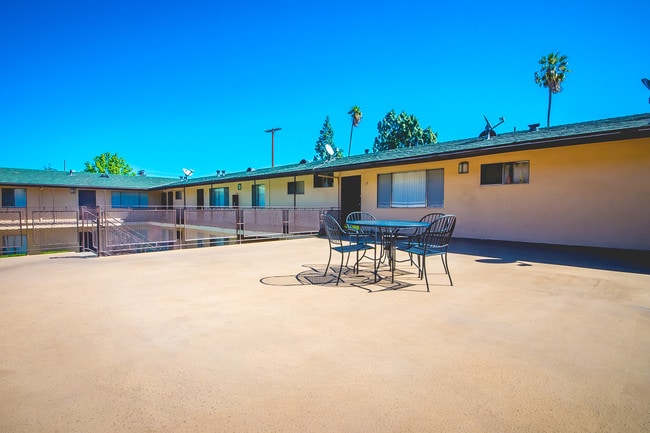 Building Photo - 6719 Woodman