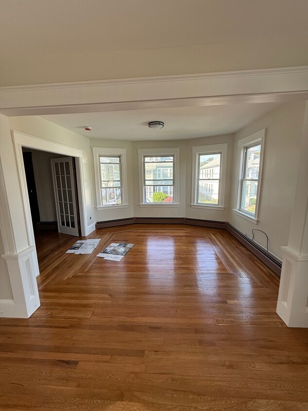 Primary Photo - 24 Burgess St