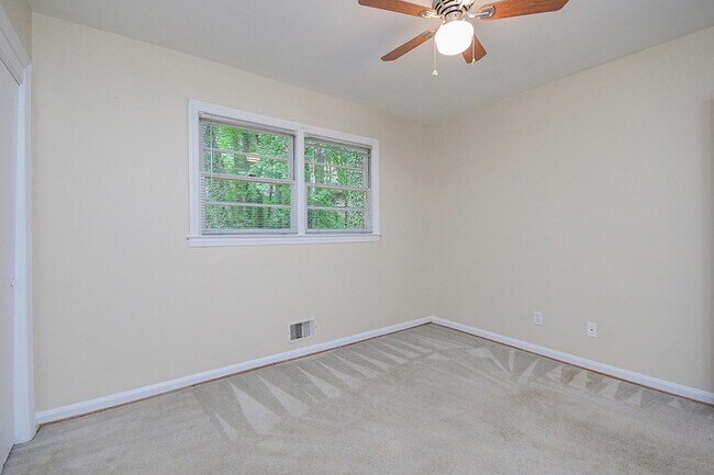 Building Photo - 1357 Holly Ln NE