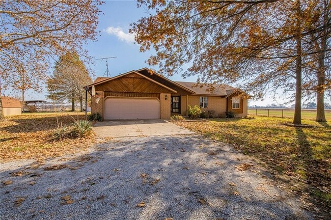 Building Photo - 15364 N Hwy 94