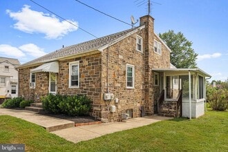 Building Photo - 36 N Trooper Rd
