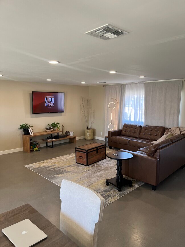 Sala de estar - 3041 E Yucca St