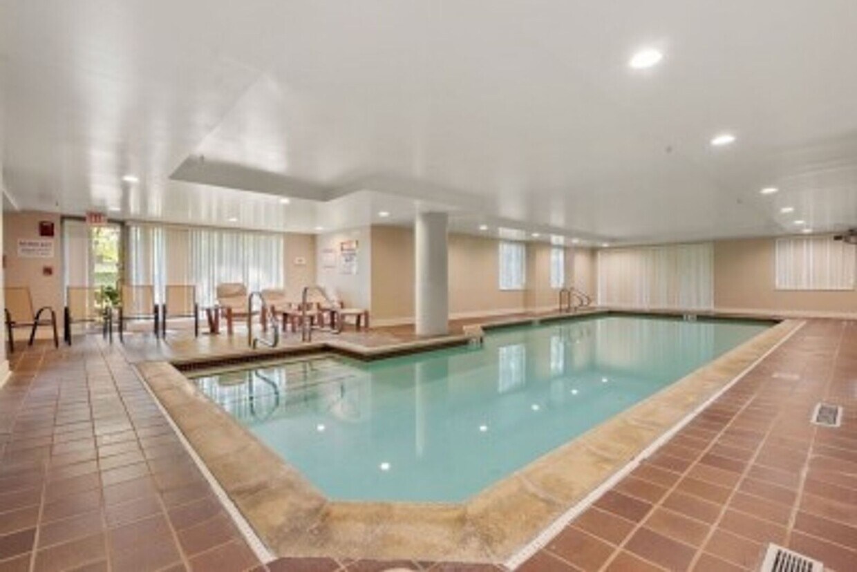 Foto principal - NEWTON 2 bed 2 bath - 9/1