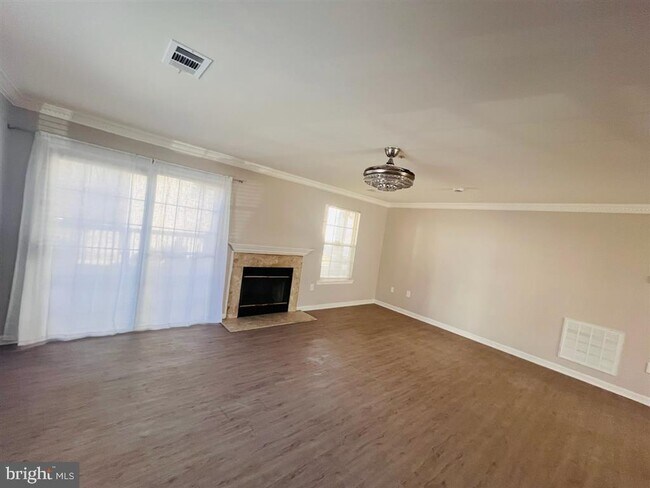 Foto del edificio - 4202 Applegate Ln