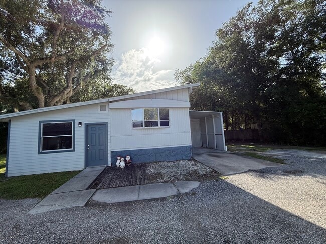 Photo - 18312 Hollister Rd House