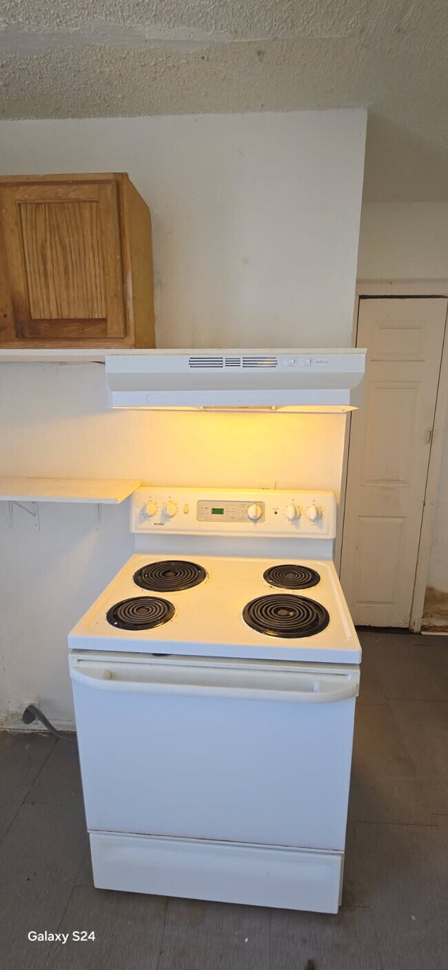 Foto del edificio - 1807 Maple Dr