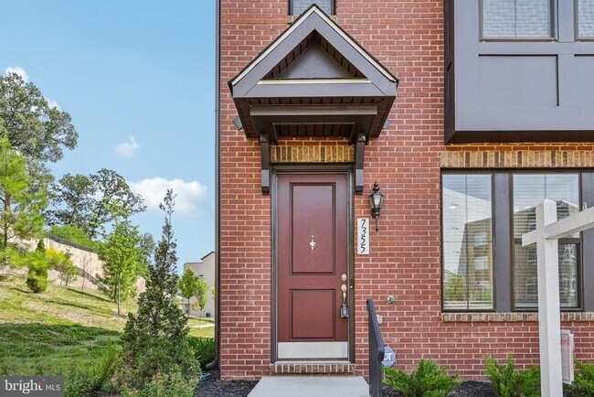 Foto del edificio - 7355 Mountaineer Dr