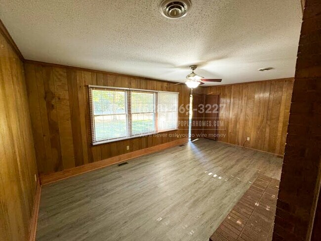 Foto del edificio - 1133 Jack Joyce Rd