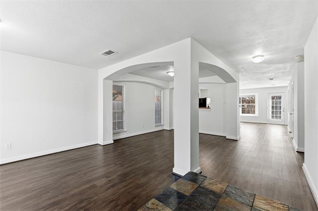 Foto del edificio - 1124 Breezewood Dr