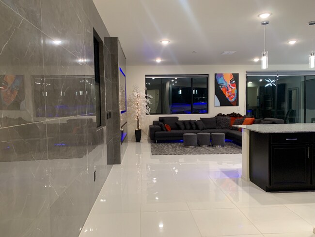 Foto del edificio - 8844 W Lamar Rd