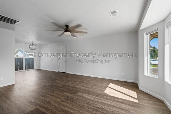Foto del edificio - 14412 E Heroy Ln