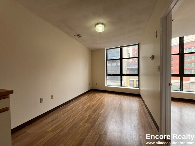 Building Photo - 81 Essex St