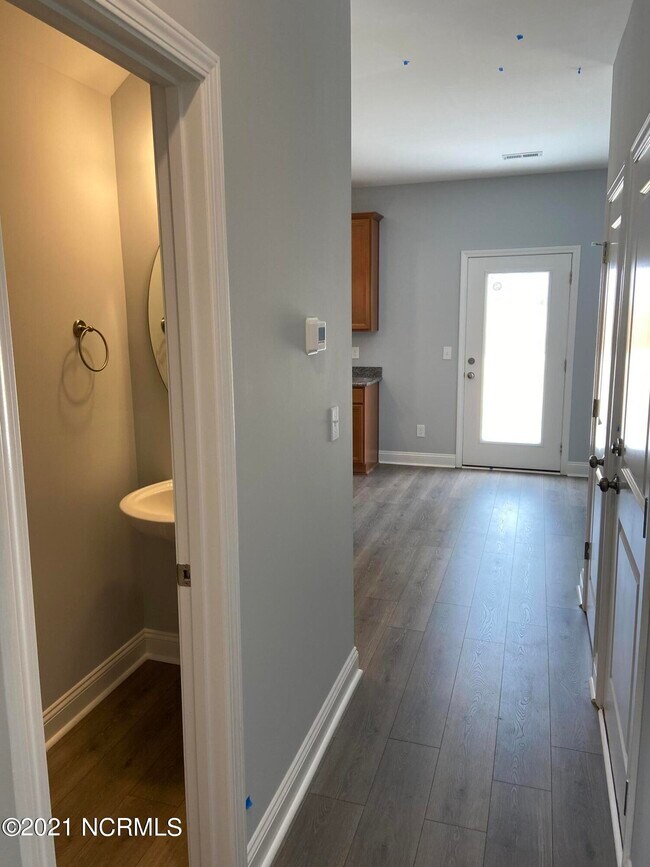 Foto del edificio - 4612 Runaway Bay Ln