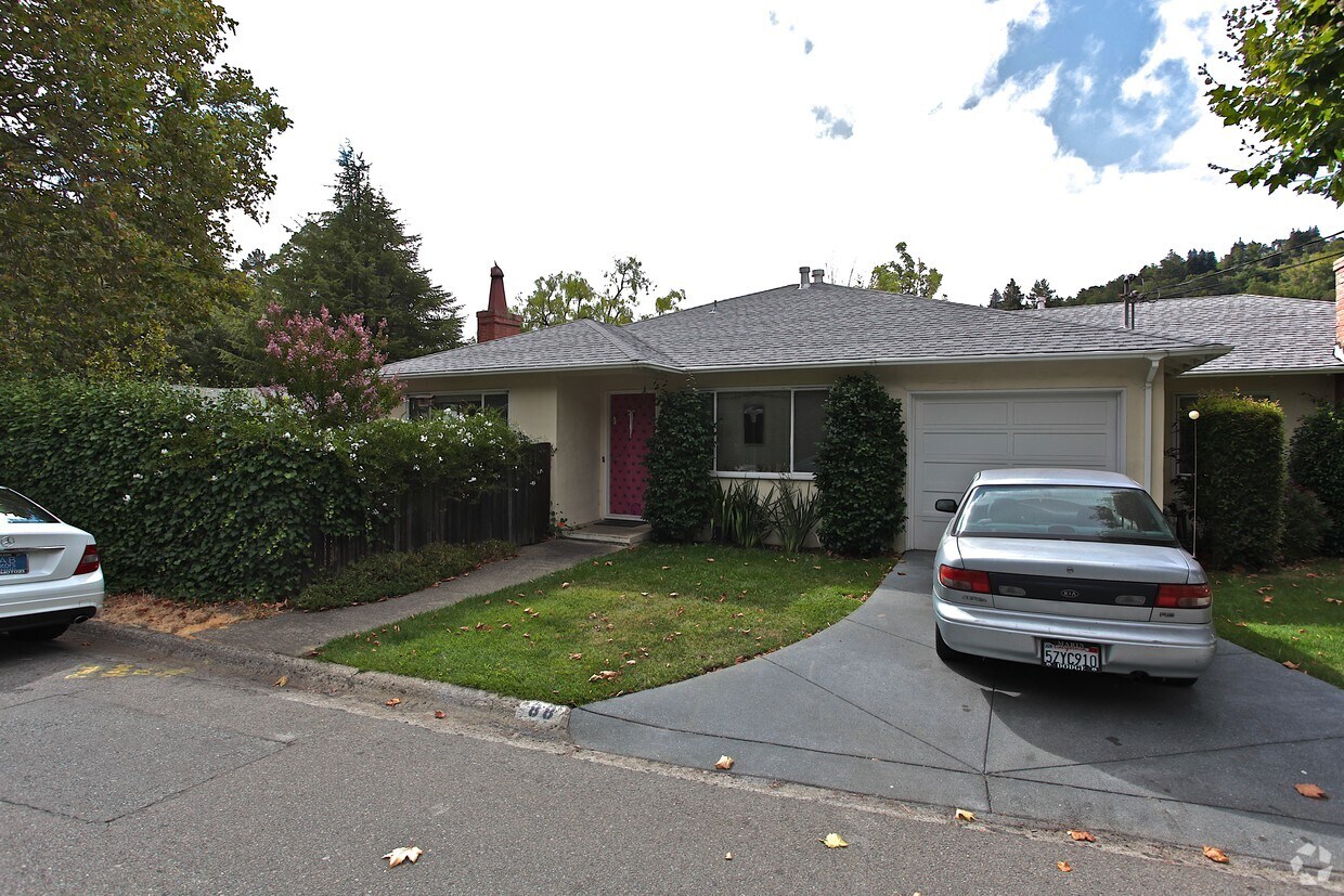Foto del edificio - 84-88 Hilldale Dr