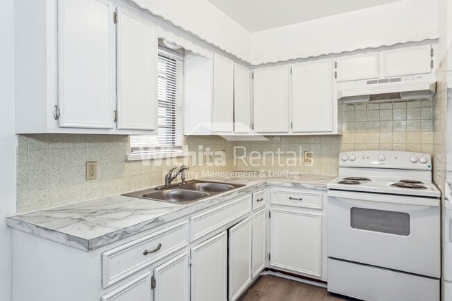 Foto del edificio - Large 2 bedroom 2 bath duplex