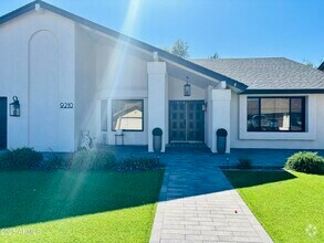 Building Photo - 9210 S Heather Dr