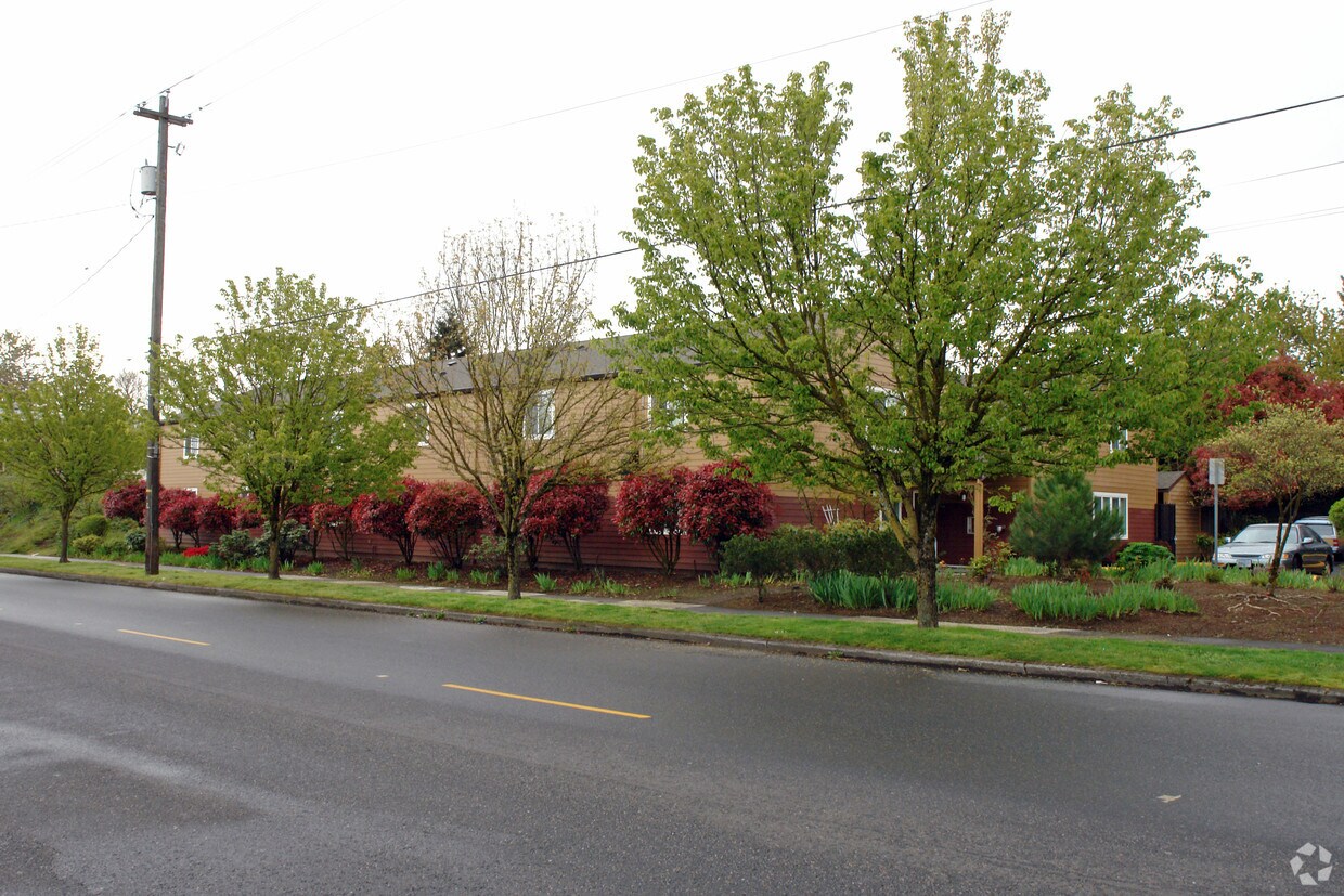 Building Photo - 6620 NE 6th Ave