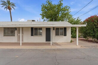 Building Photo - 623 S Country Club Dr