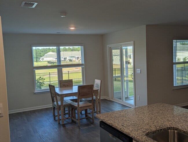 Foto del edificio - 4521 East Coast Ln