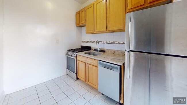 Foto del edificio - 301 E 38th St